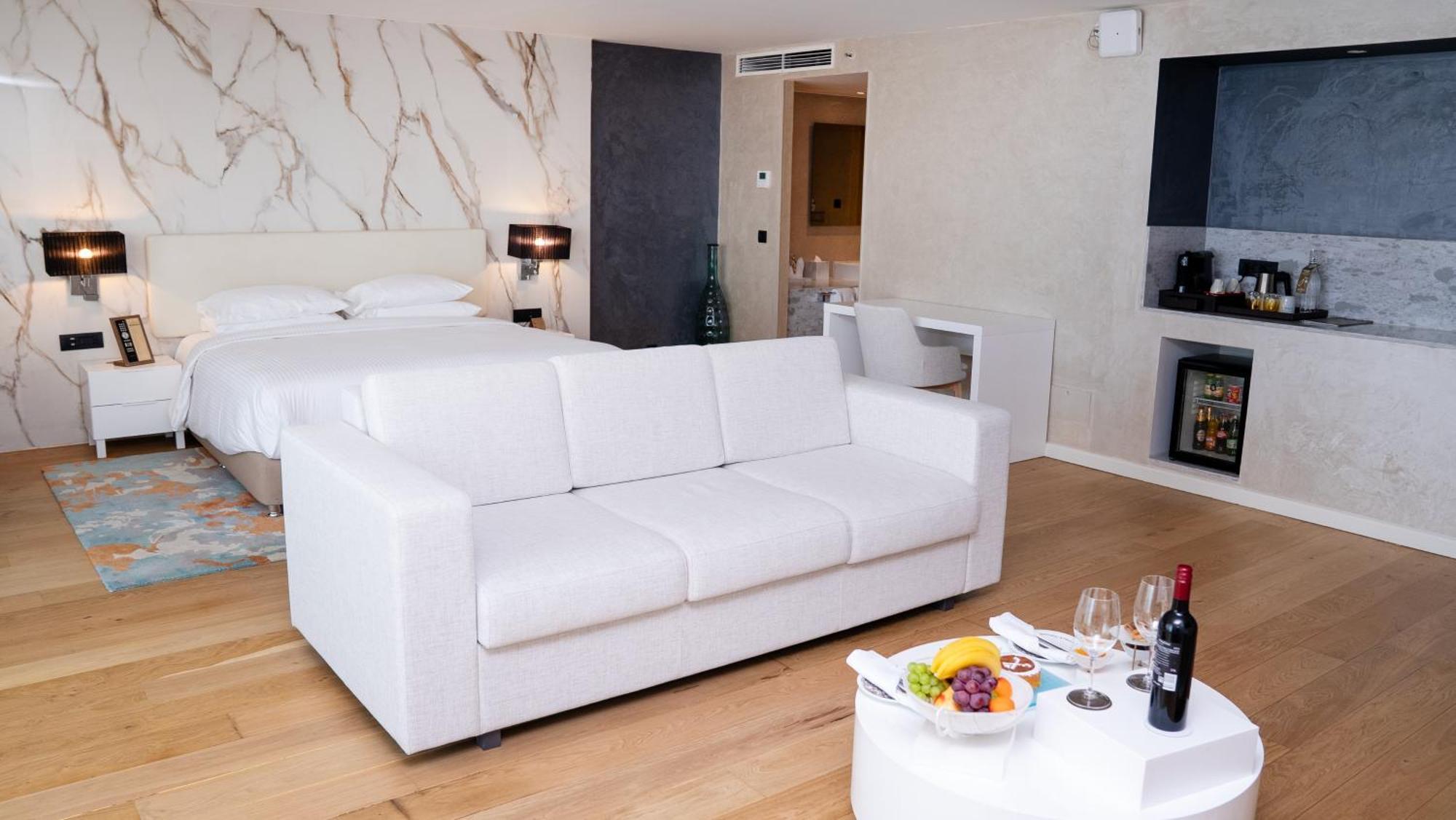 Rixos Premium Hotel